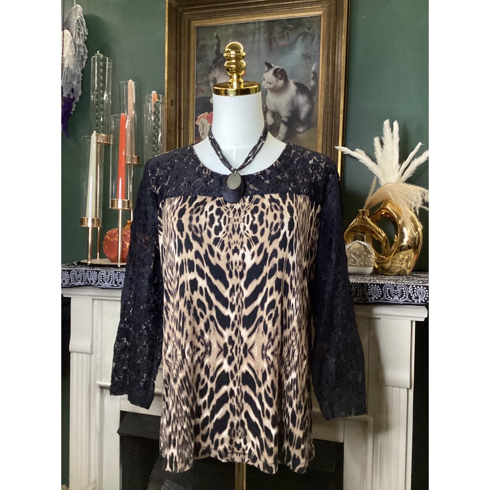 Chicos Leopard Print Lace Yoke Knit Top Size 2 Large Black Animal Print Blouse